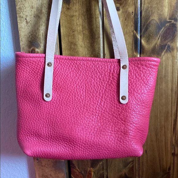 Go forth goods discontinued pink leather with neutral shoulder straps .used 1x - Picture 1 of 7
